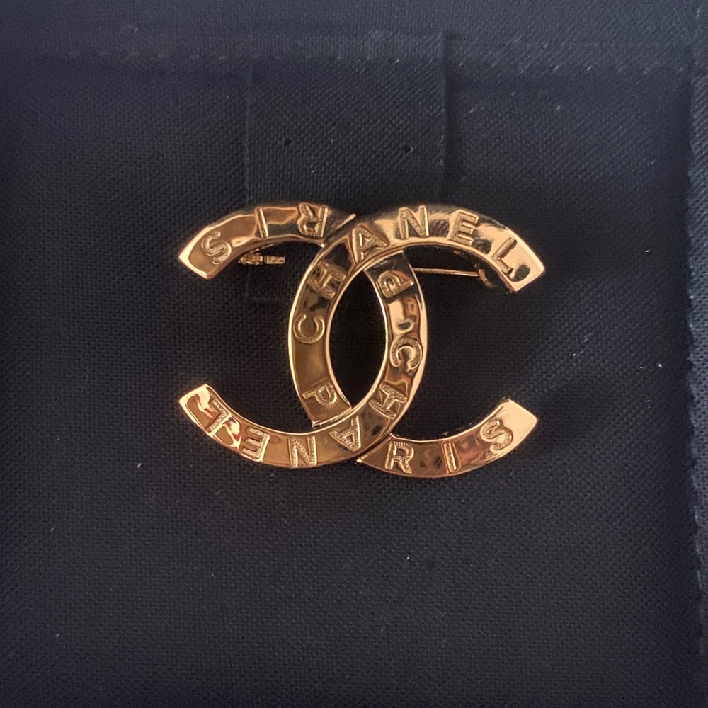 Chanel 20A Gold Small Brooch